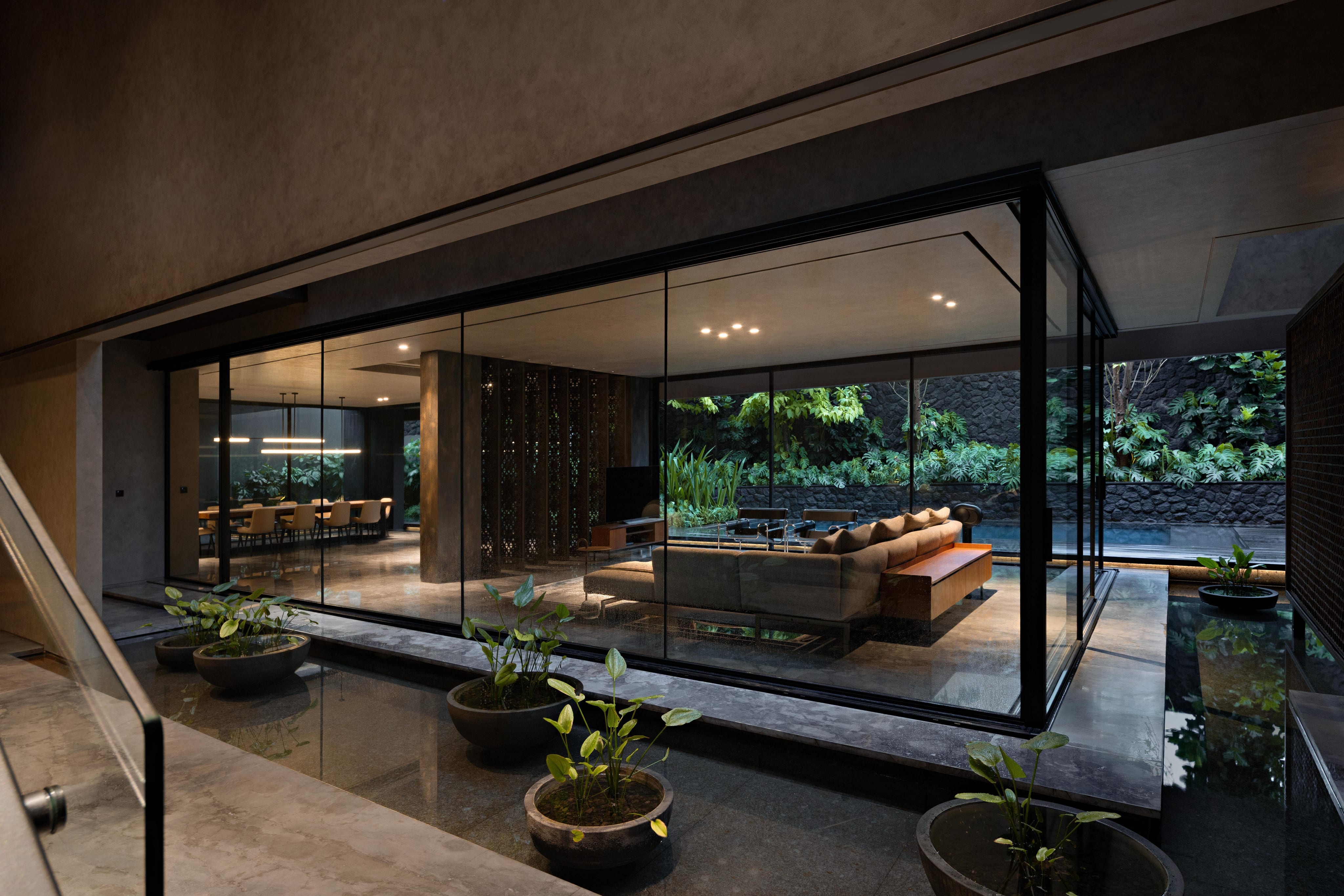 El House — interior
